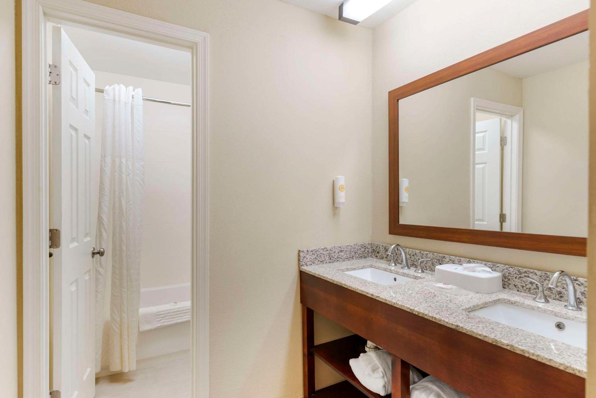 Comfort Inn Petersburg Near Fort Gregg-Adams Екстериор снимка