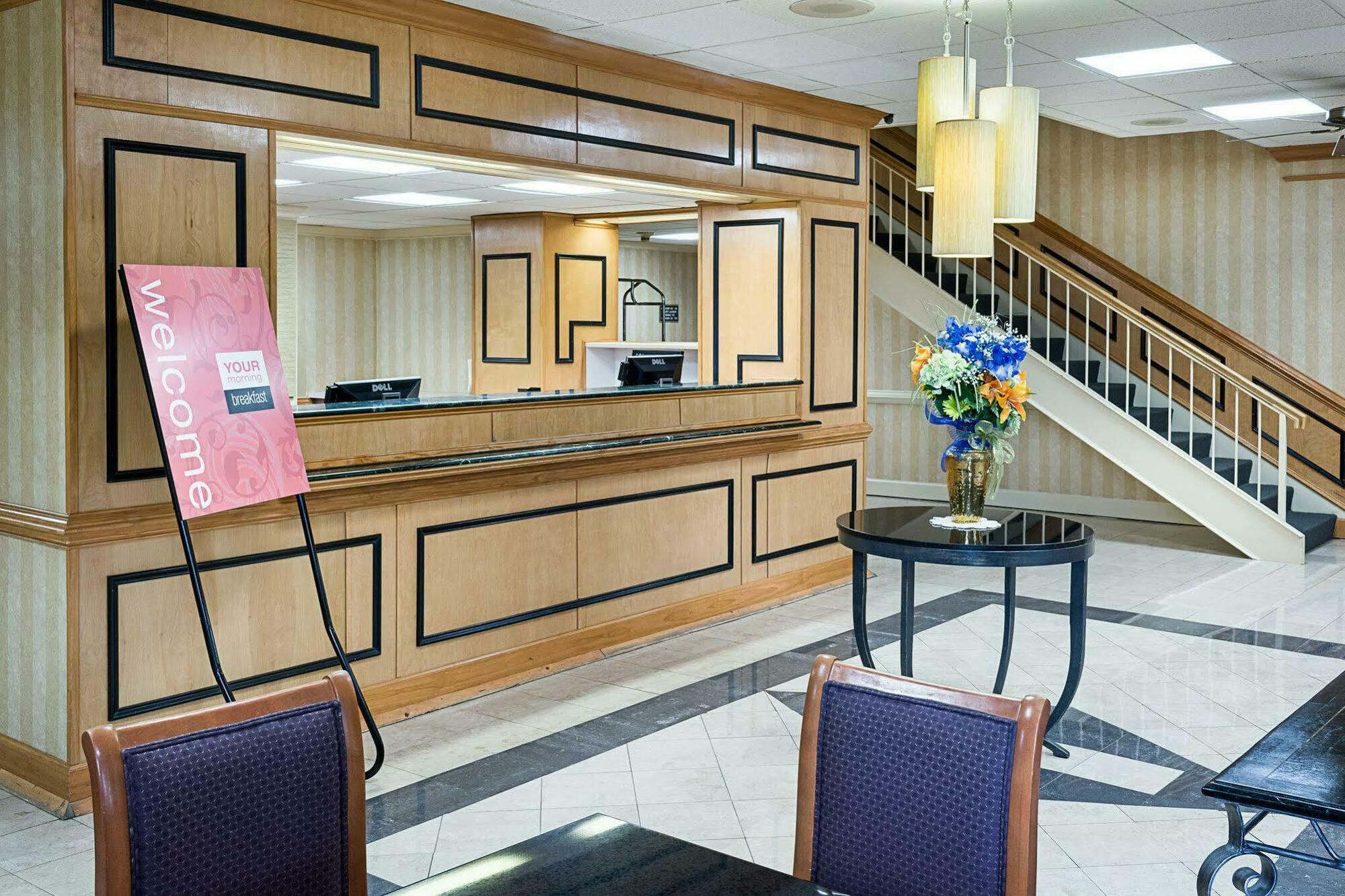 Comfort Inn Petersburg Near Fort Gregg-Adams Екстериор снимка
