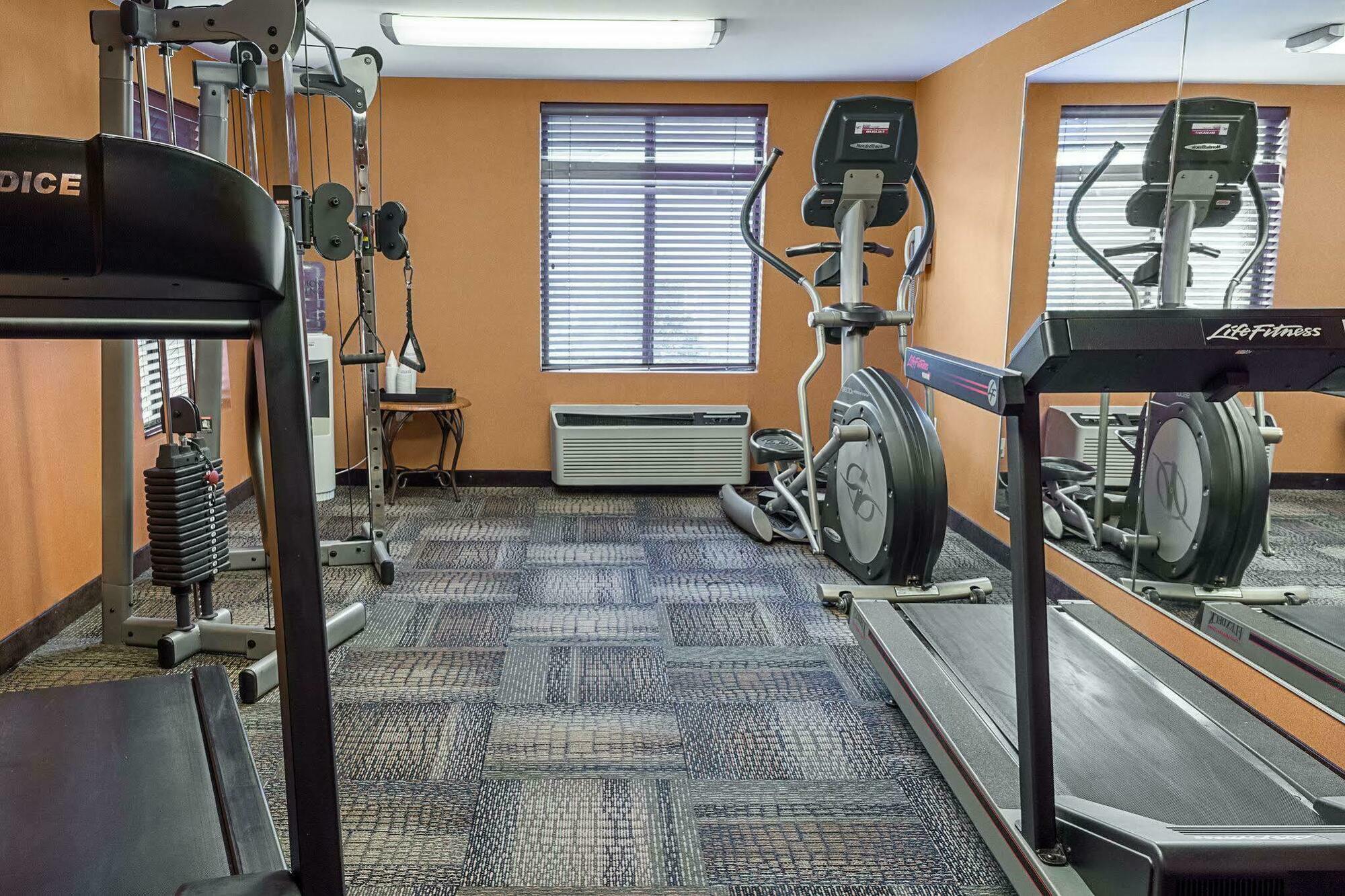Comfort Inn Petersburg Near Fort Gregg-Adams Екстериор снимка