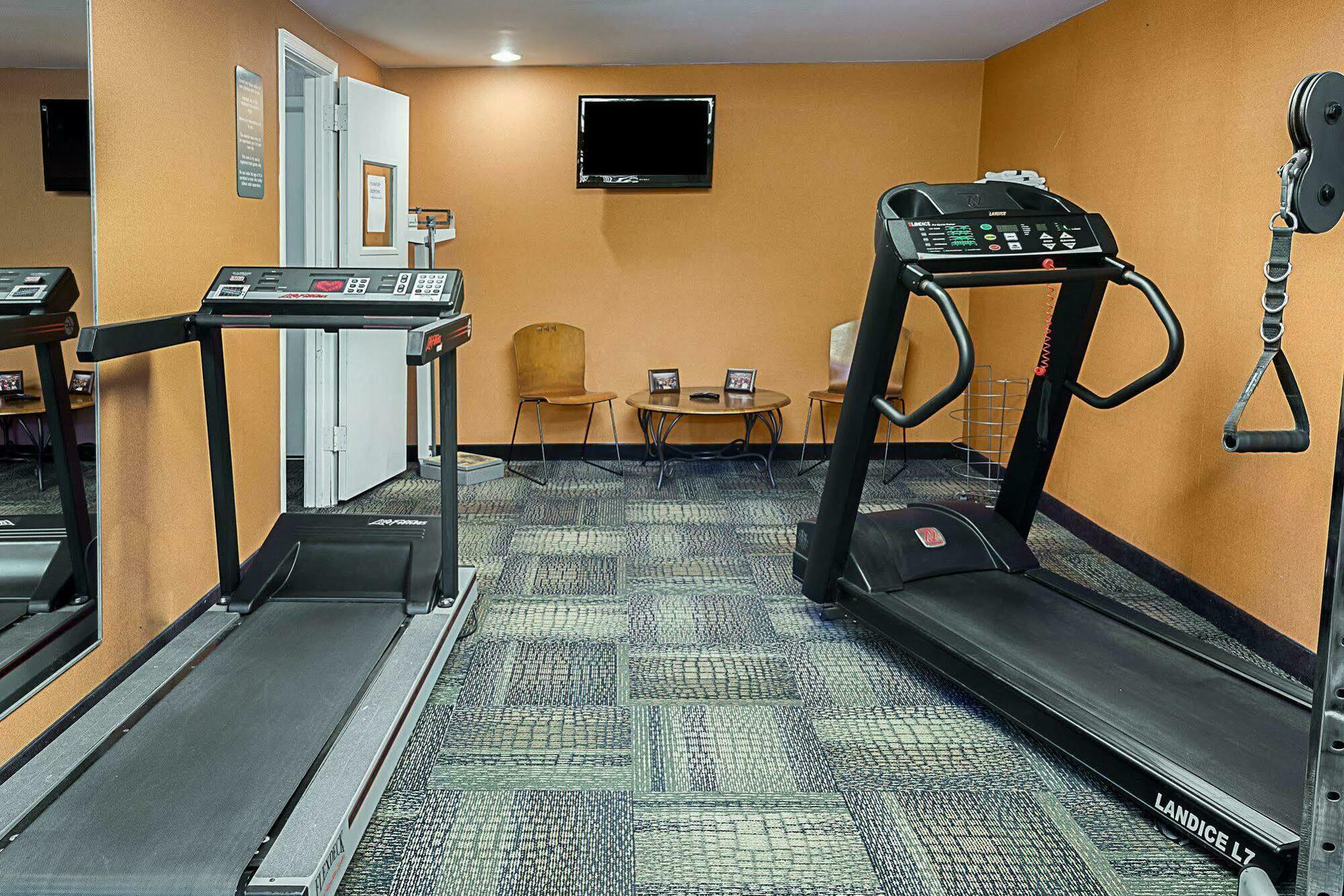 Comfort Inn Petersburg Near Fort Gregg-Adams Екстериор снимка